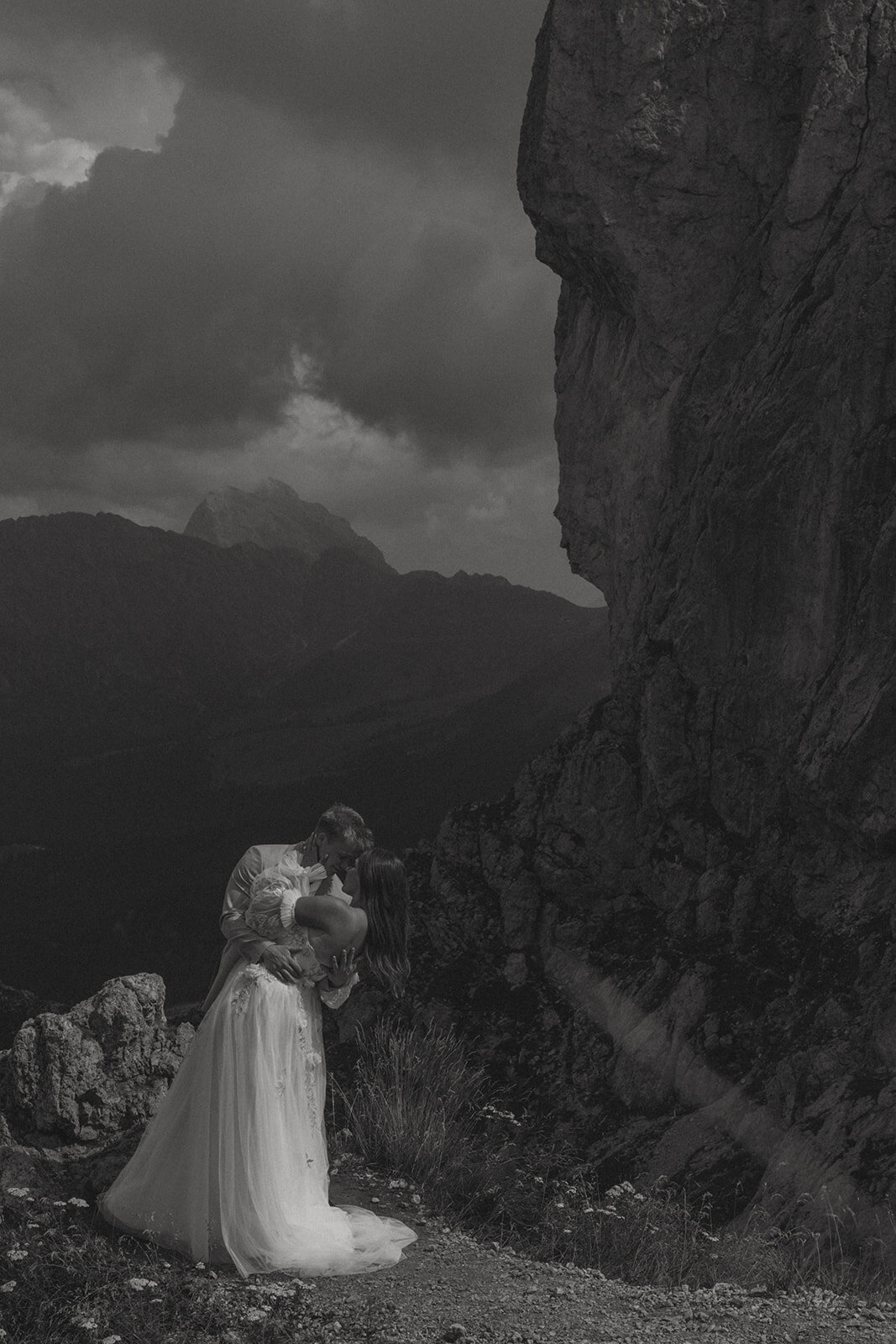 destination-wedding-elopement-photographer-italy-dolomites-seceda-documentary-tanya-davids-photo-film-106