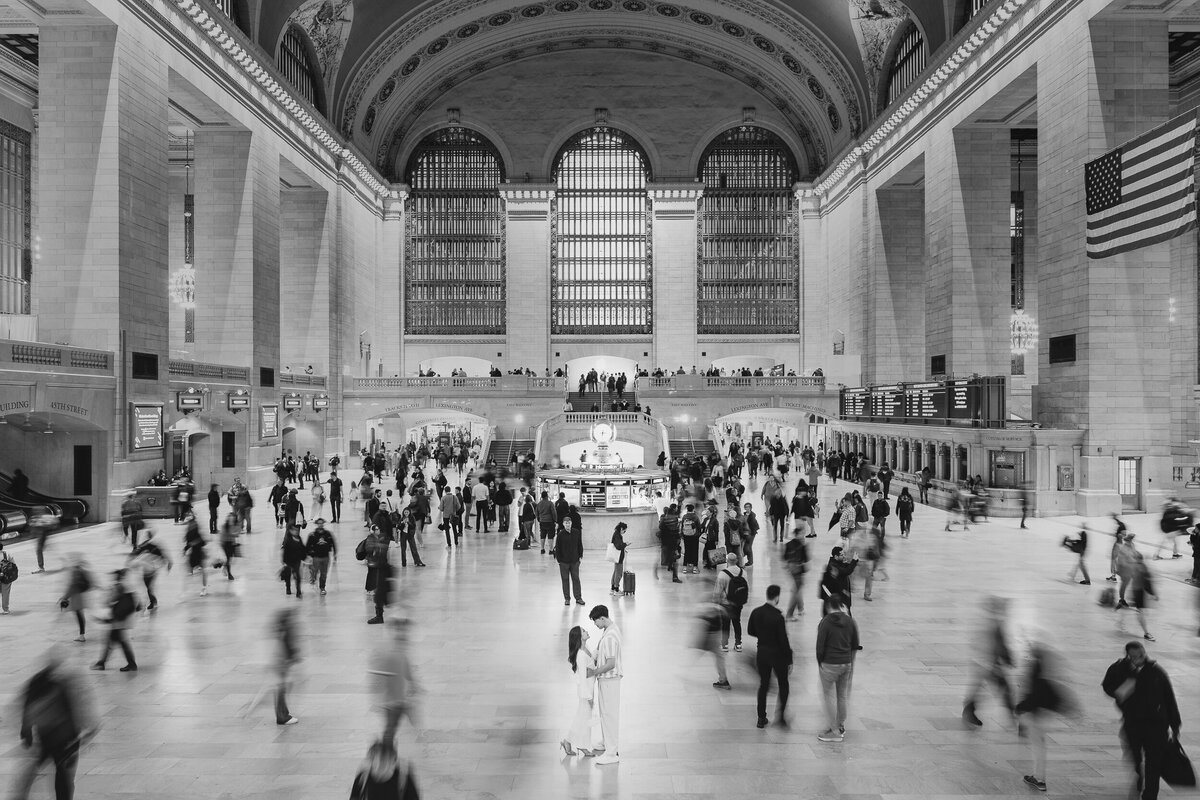 new york grand terminal engagement session