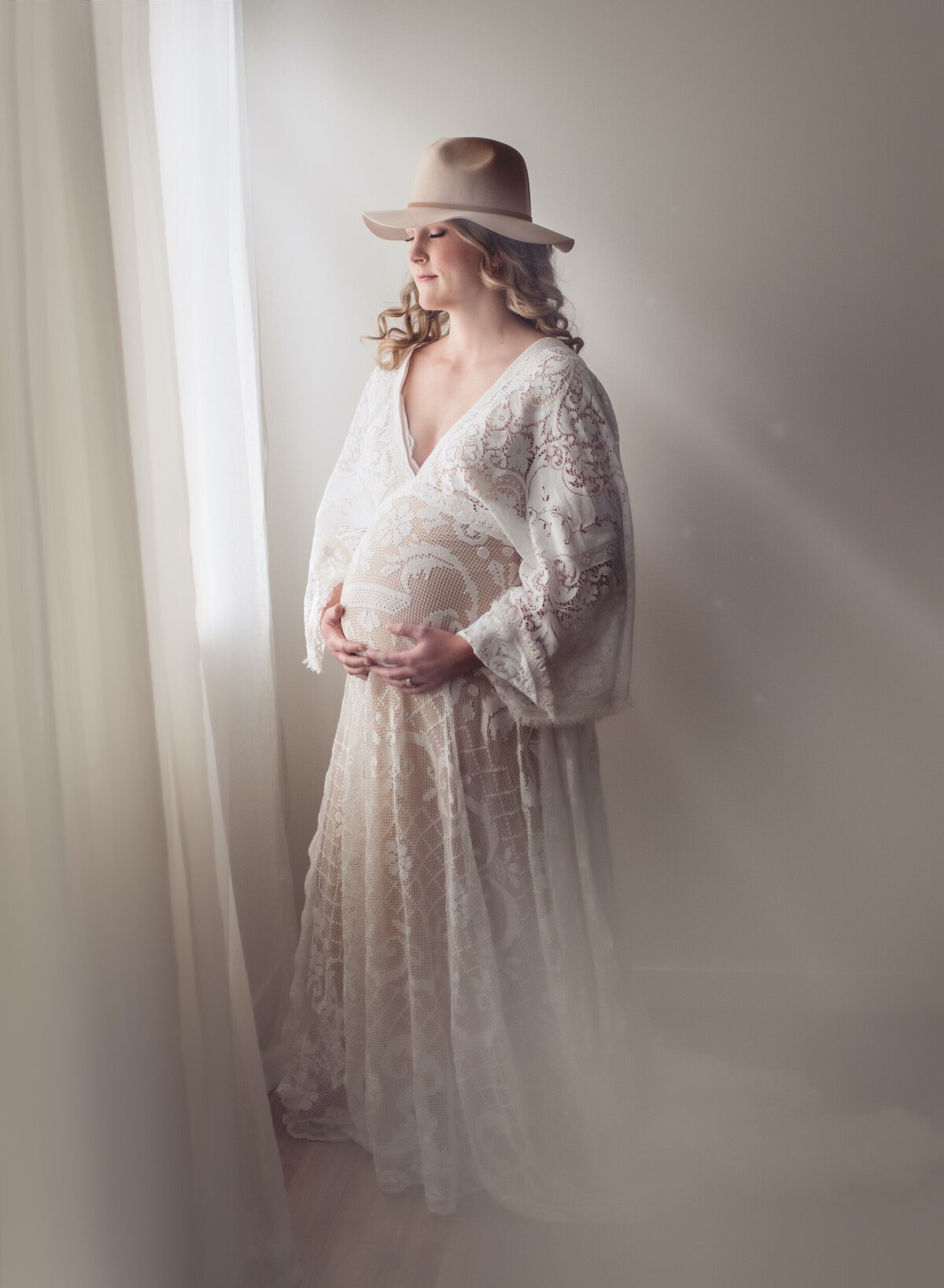 Kelowna-Maternity-Photographers-12