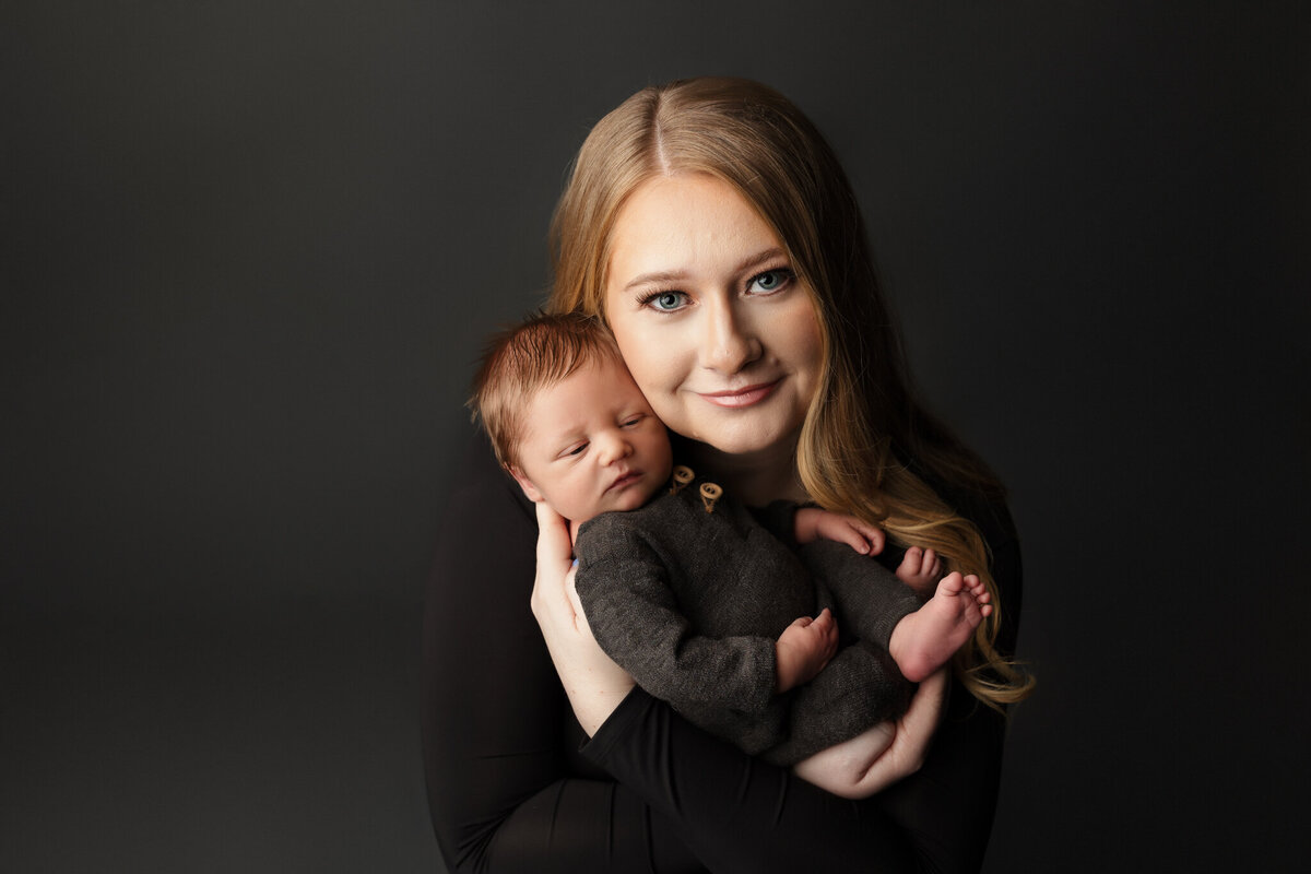 NW Arkansas motherhood portraits, mommy + me photographer NW Arkansas, motherhood  photography near me