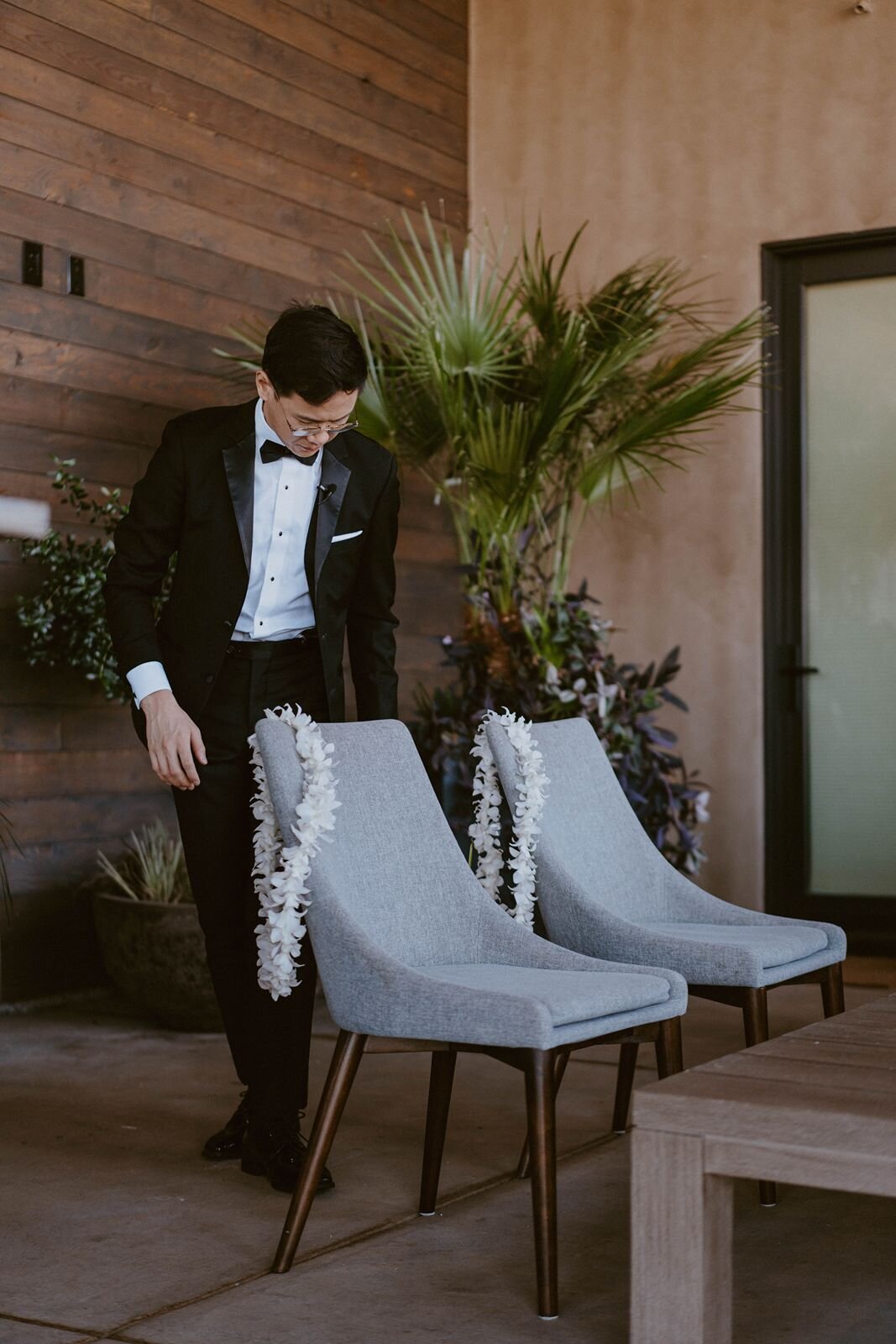 leis-on-chairs