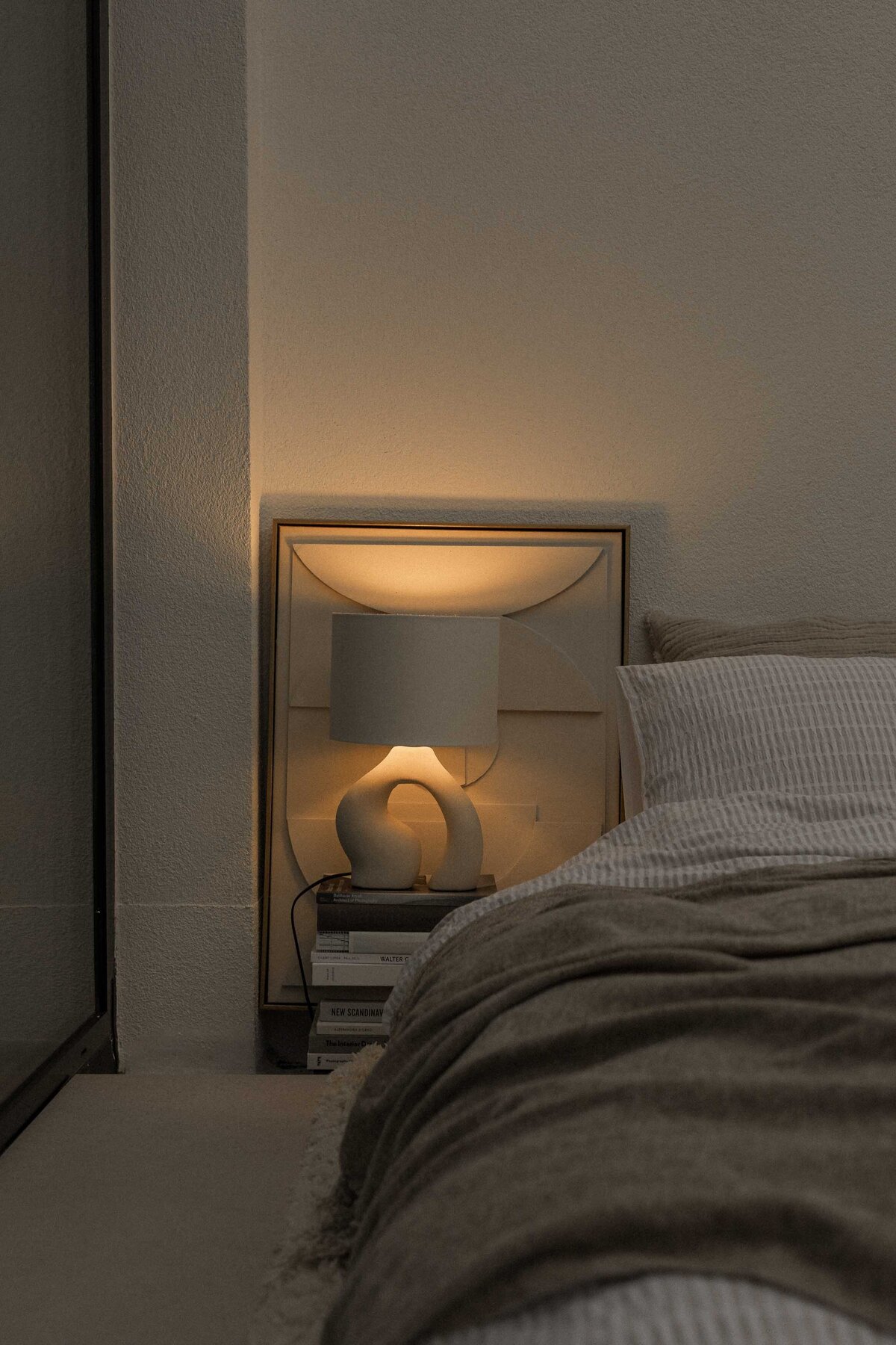 kaboompics_cosy-bed-corner-collection-33077