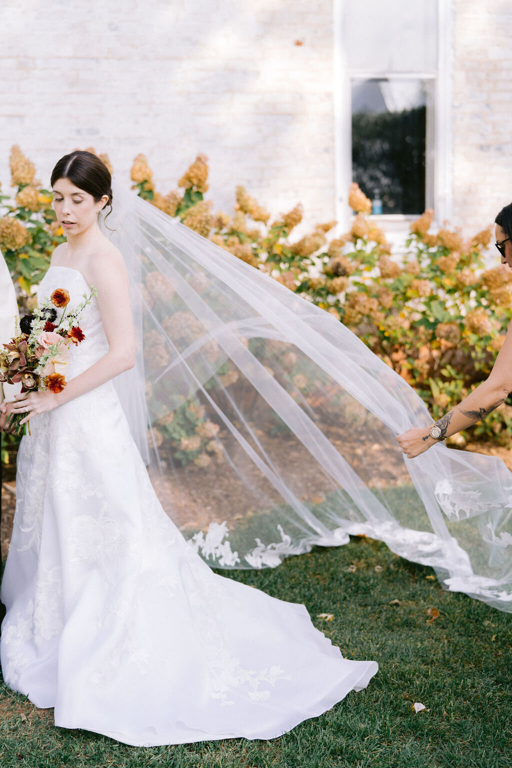 NikkiSanterre_EastCoastLuxuryWeddingPhotographer_CaitieHanrahan_KeswickHallWedding_Jac&Zach-121