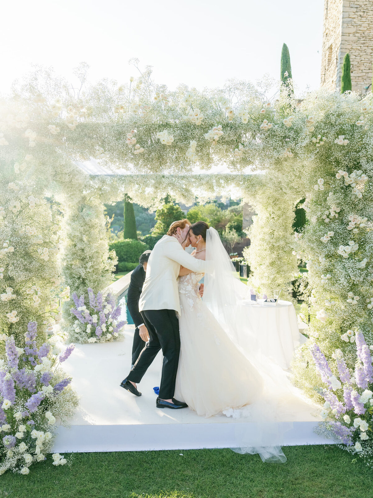 First_Wedded_Kiss