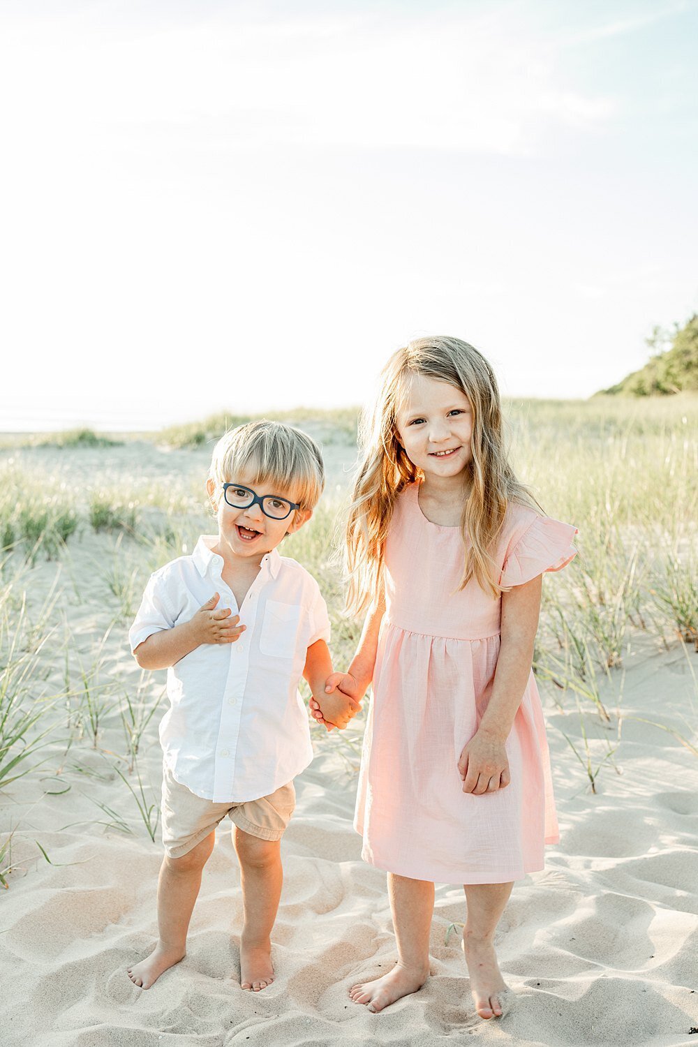 extended-family-session-muskegon-lake-michigan-beach-8.jpg24