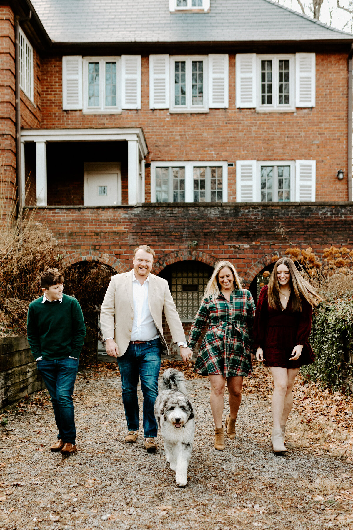Blissfullybriphotography-Pittsburgh-brewer-family-christmas-2022-62