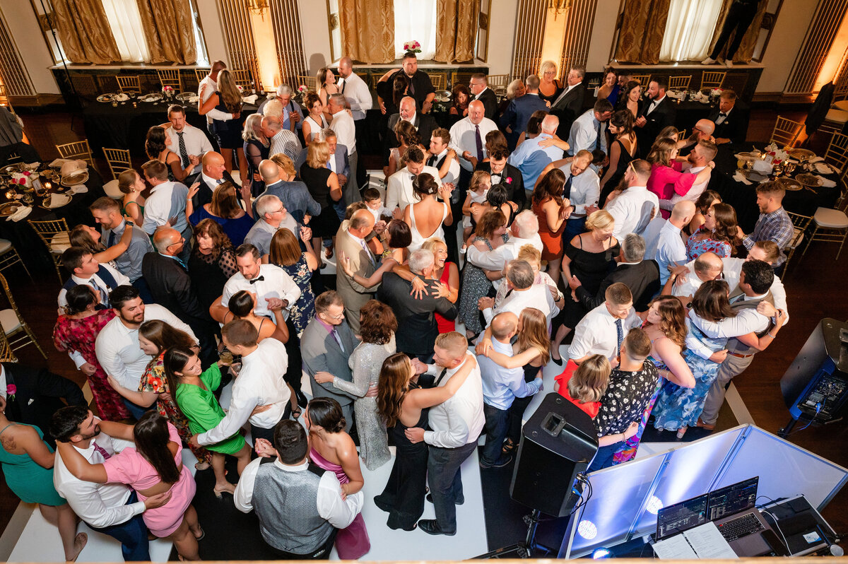 wedding reception dance floor party at george washington hotel