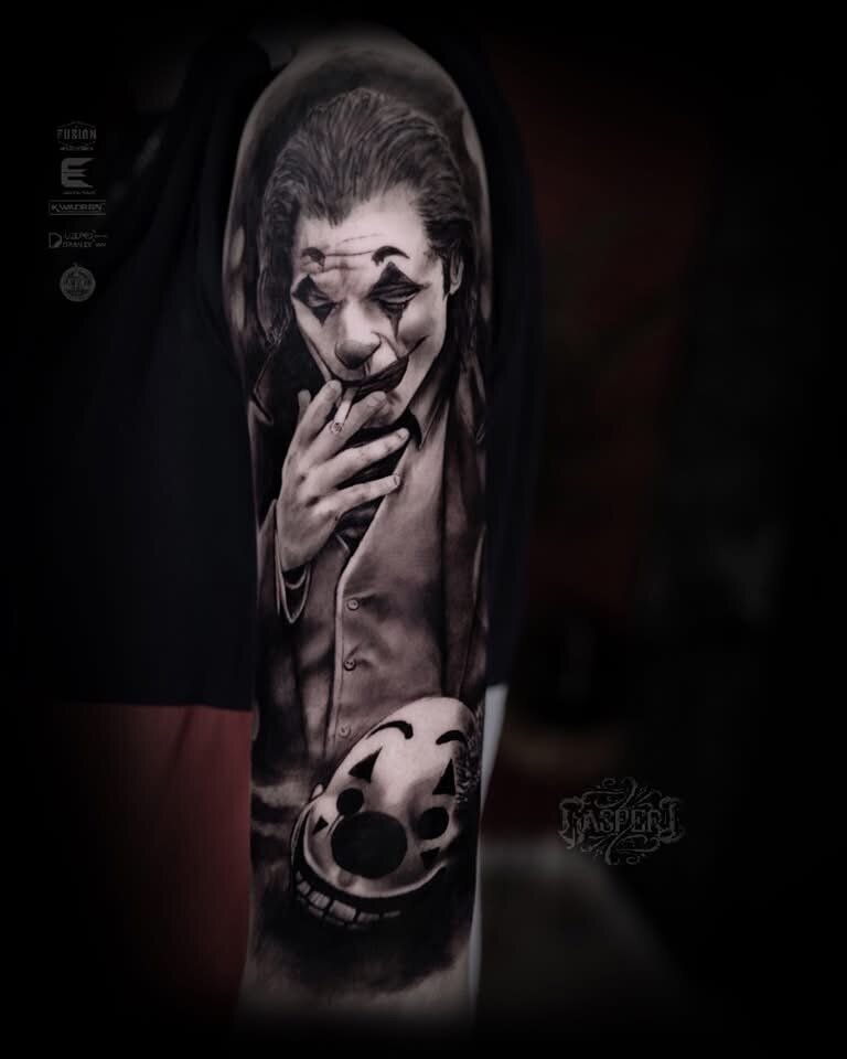 bloody-ink-roberto-tattookuenstler-zuerich-oberland-hinwil (9)