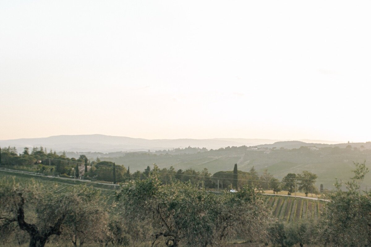 074_Tuscany_Destination_Wedding_Photographer-143_A tuscany wedding in the Chianti hills captured by Flora and Grace Wedding Photography. 