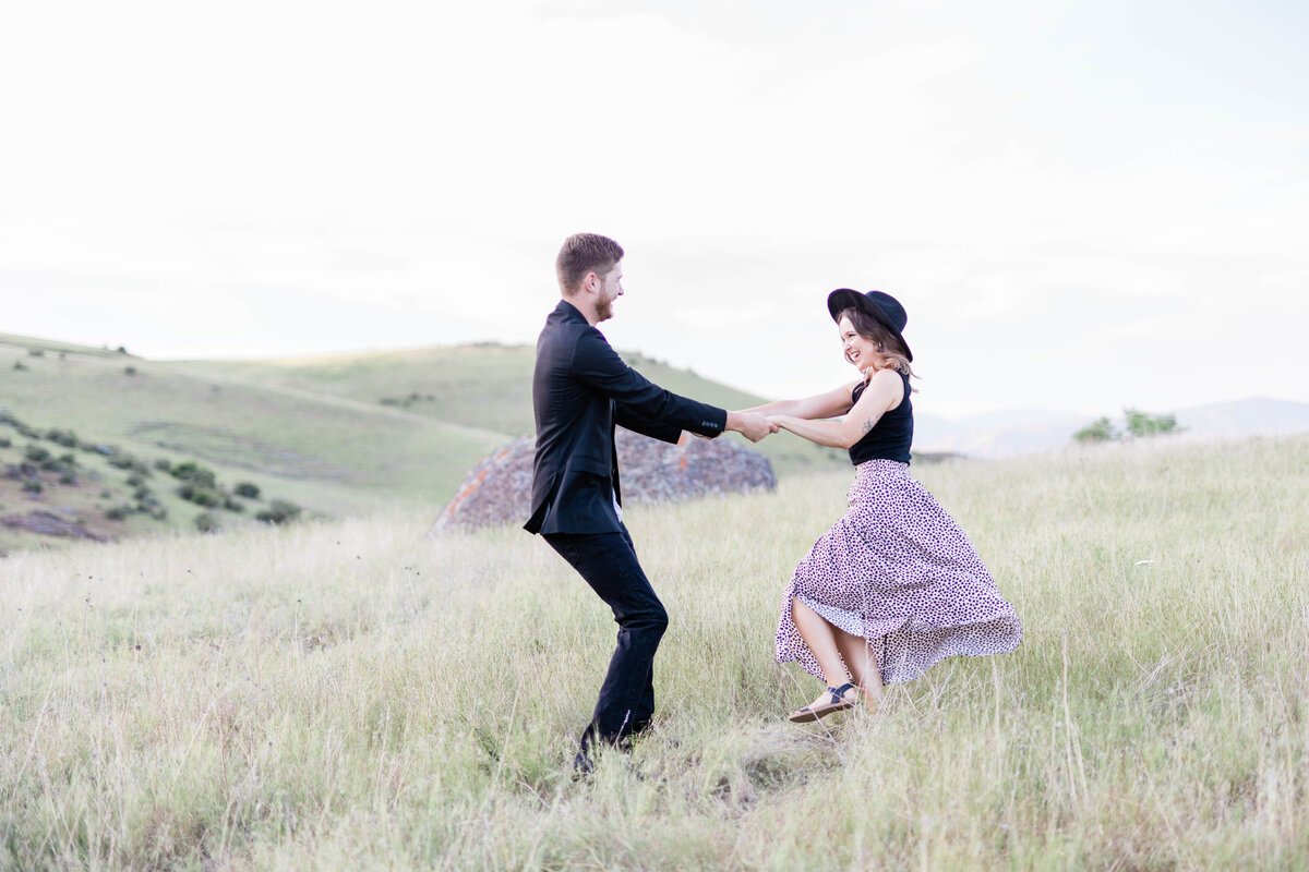 Blythely-Photographing-Bread-Rock-Classy-Boise-Engagement-87