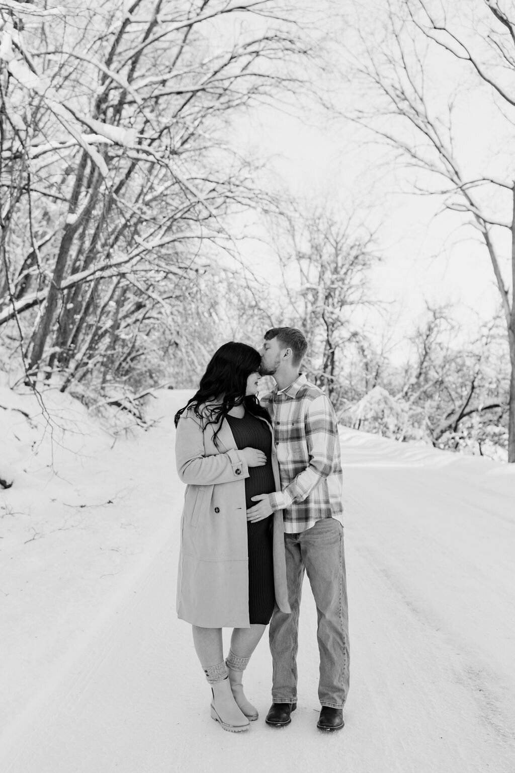 christina_ney_photography_wedding_engagement_lifestyle_photographer_dubuque_iowa_wedding_planning_assistance_adventurous_bold_laidback Family Photography5