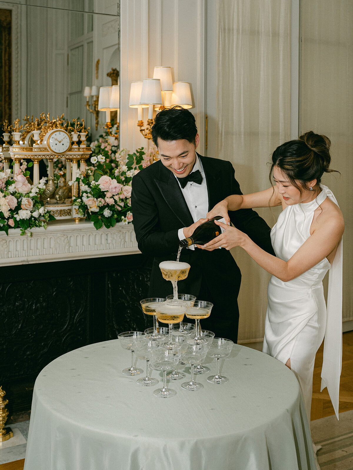 Alexandra-Vonk-champagne-fountain-at-le-bristol