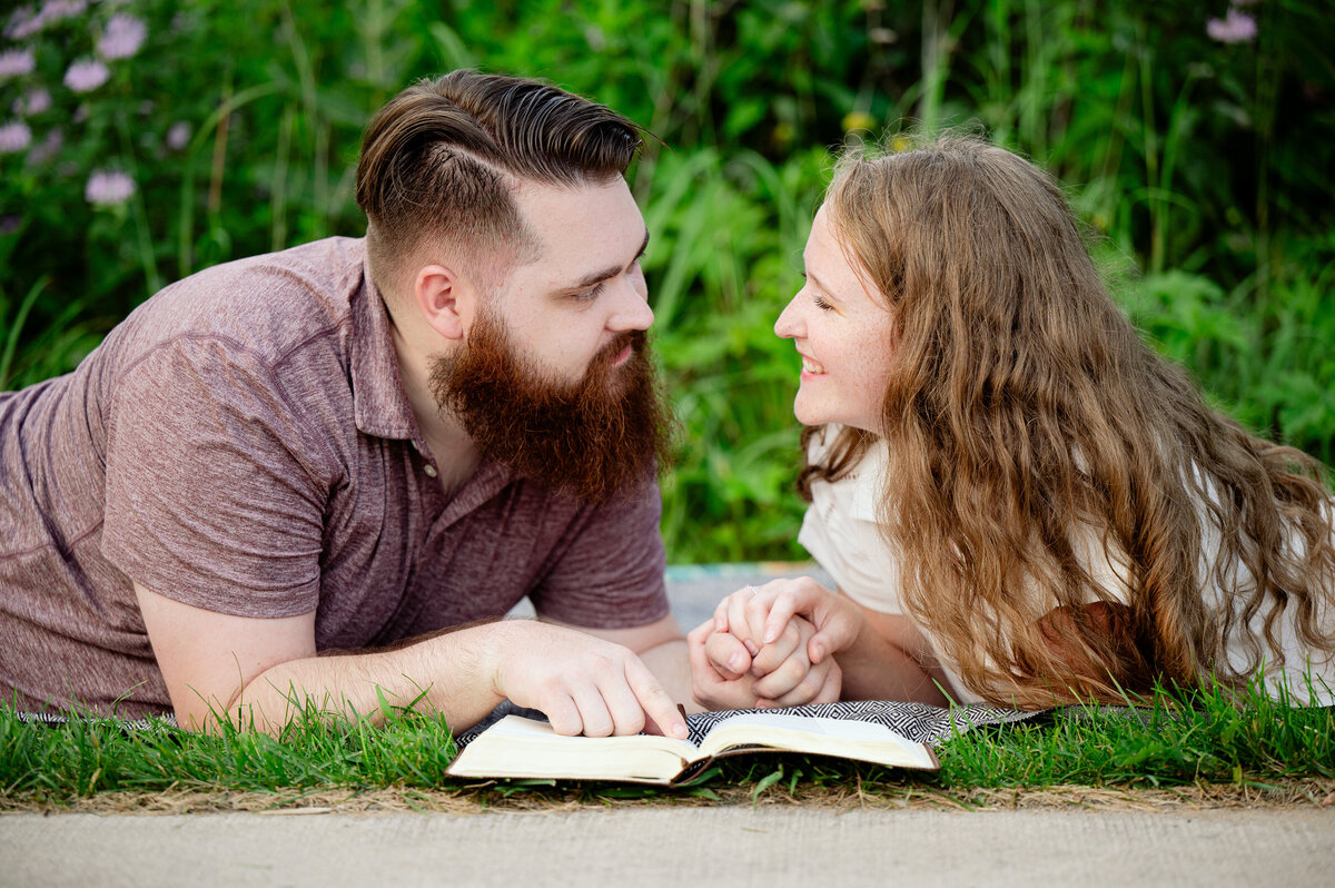 6660-Engagement Photography Nicole Hollenkamp St Cloud MN Central MN