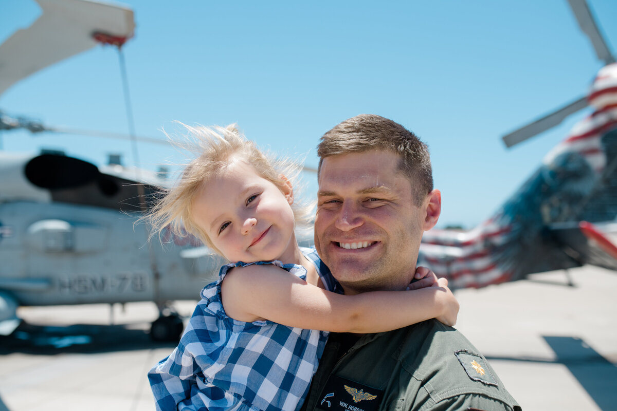 father-daughter-flight-line-photos