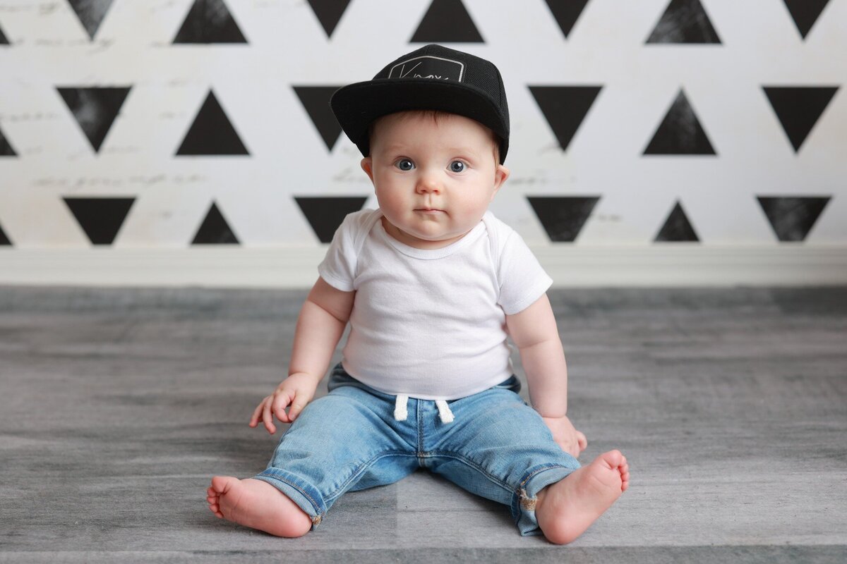 lehigh-valley-photographer-lori-generose-lg-photography-six—month-milestone-boy-nazareth-pa