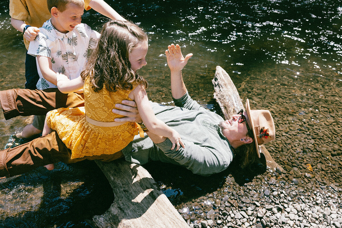 Oregon-Family-Photographer-11