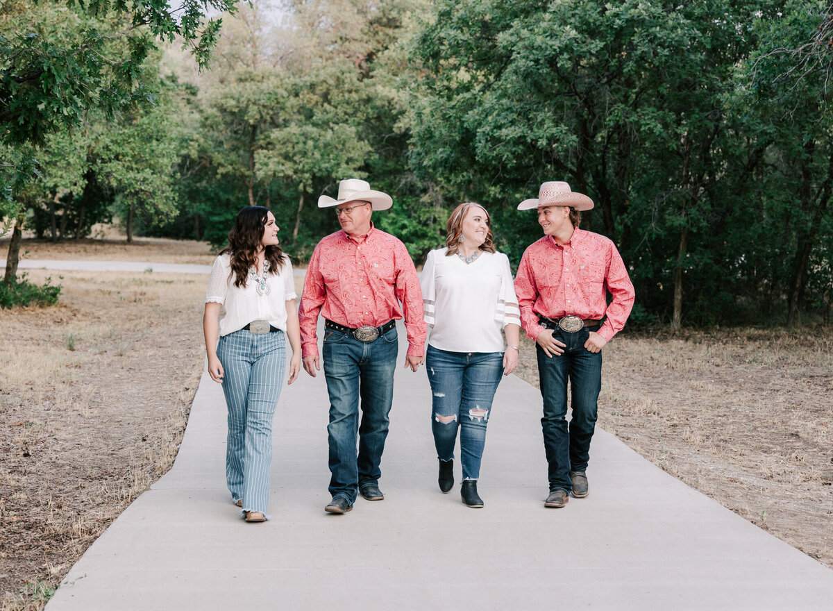A Utah County family photo by Diane Owen.