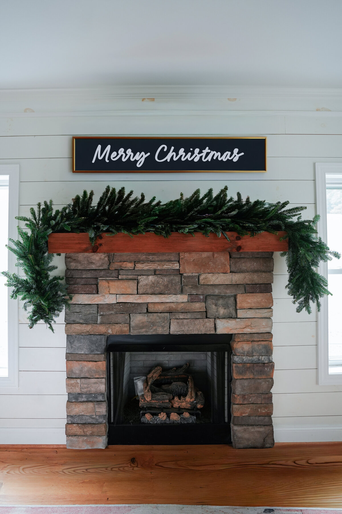 final_garland on mantel-2