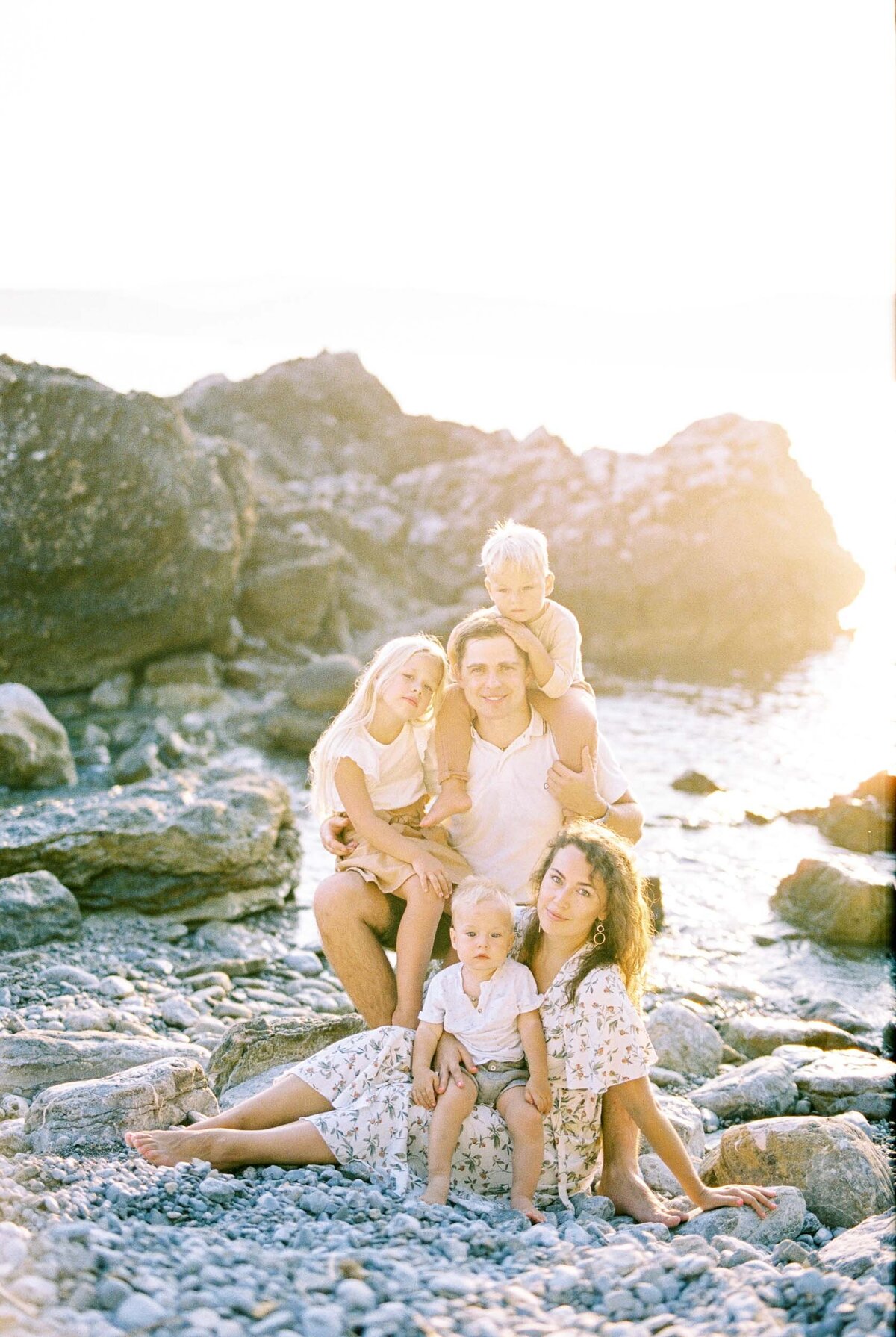 Family 2500px-1015