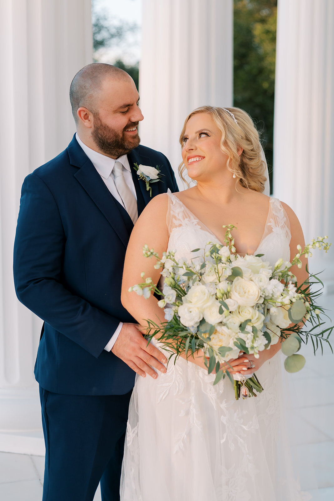 miranda-rose-photo-whitehurst-gallery-elopement-venue-chantilly-chic-celebrations-5