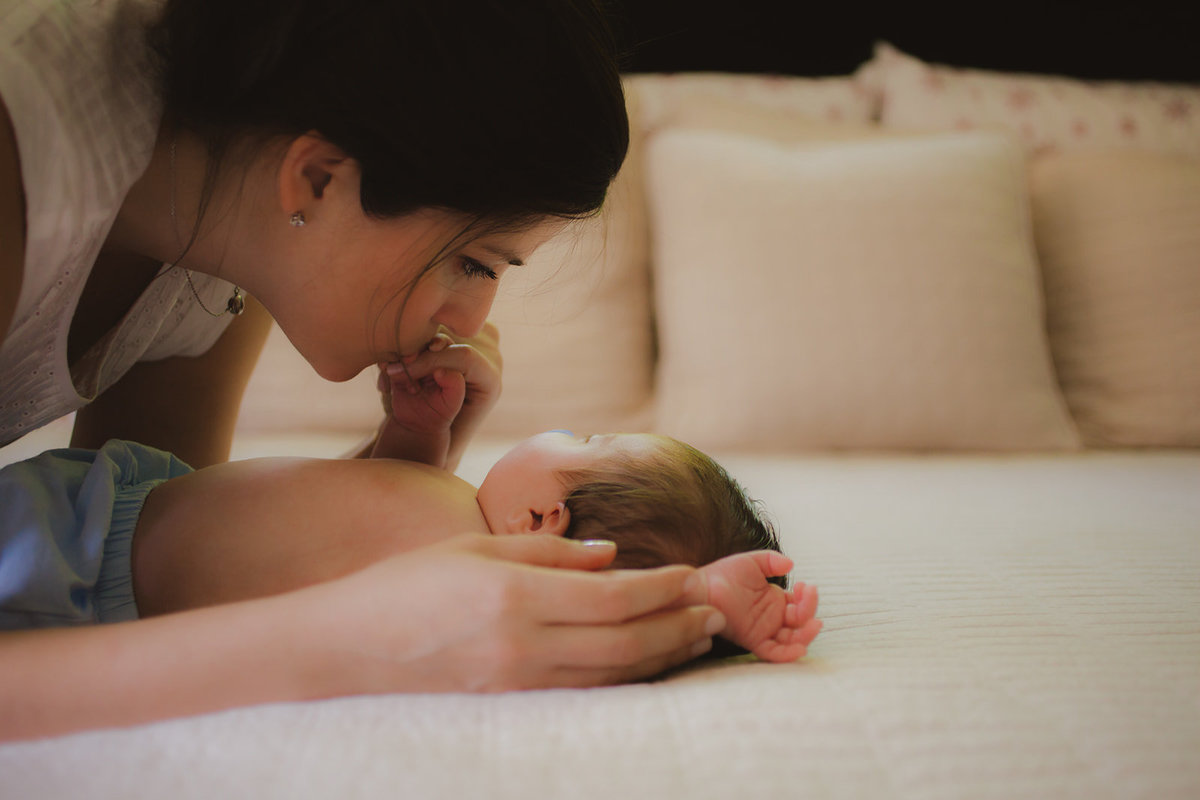 15Virginia-In-Home-Newborn-Session-Family-Lifestyle-DC