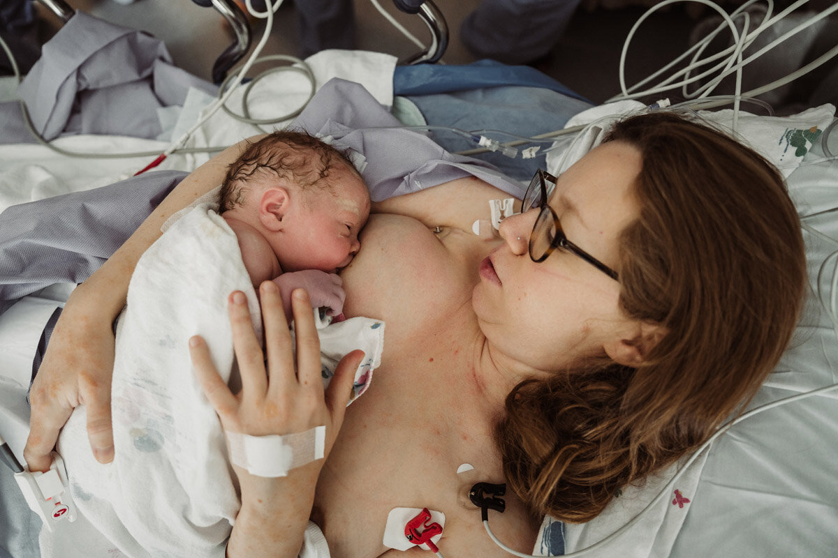 cesarean-birth-photography-natalie-broders-c-041