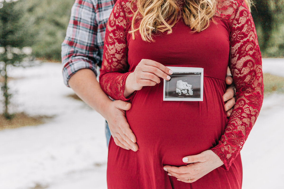 woman's bump with ultrasound