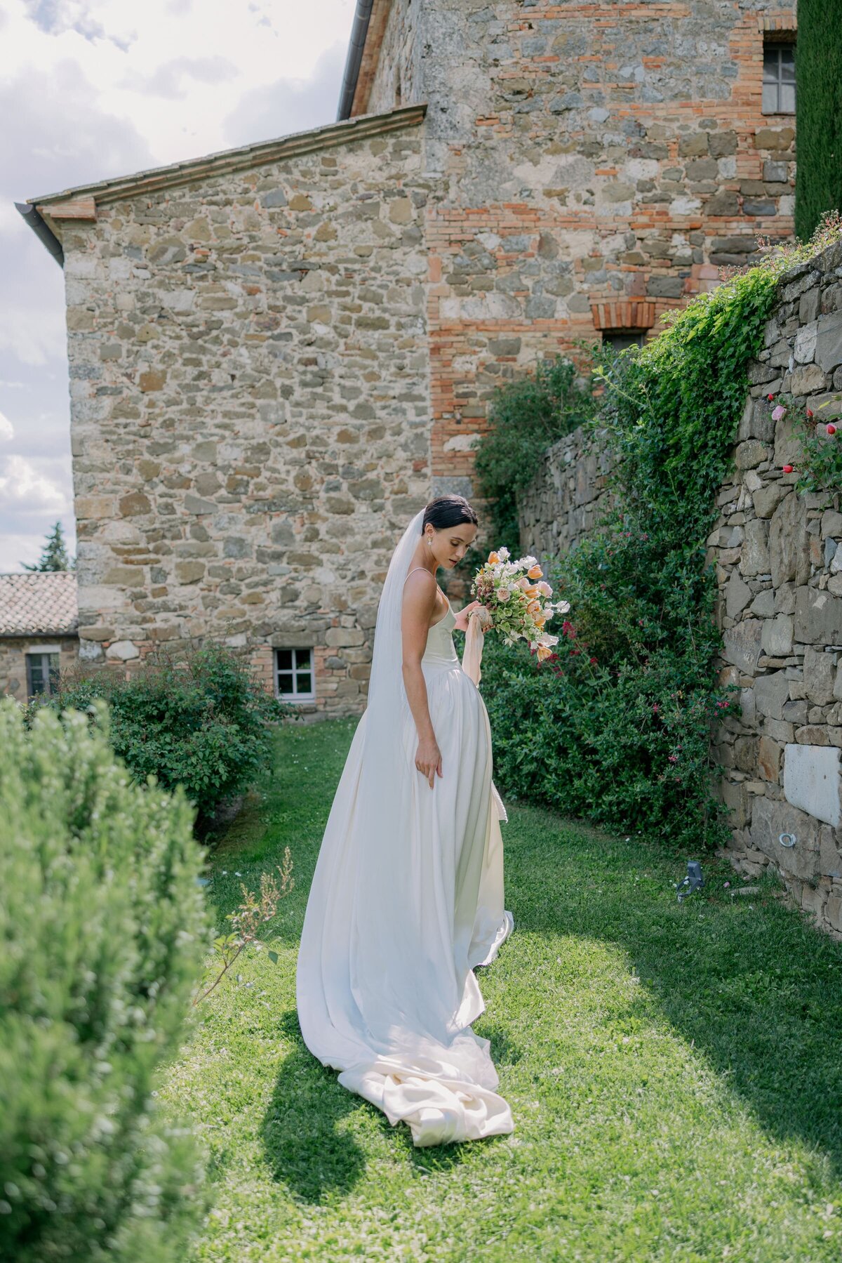 monteverdi-tuscany-wedding-larisa-shorina-destination-luxury-photography-43