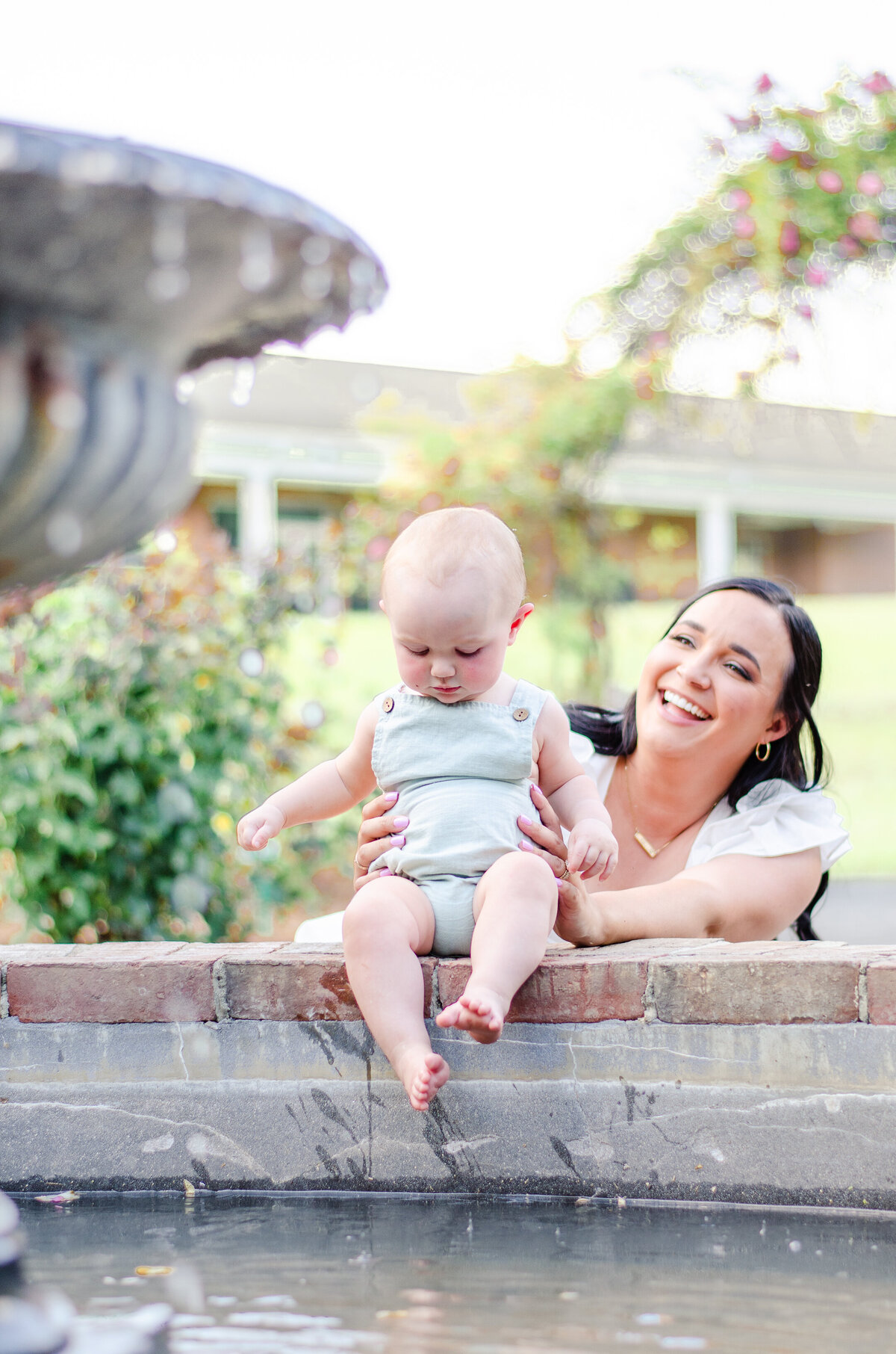 baby-rose-garden-session-by-amsterdam-photographer