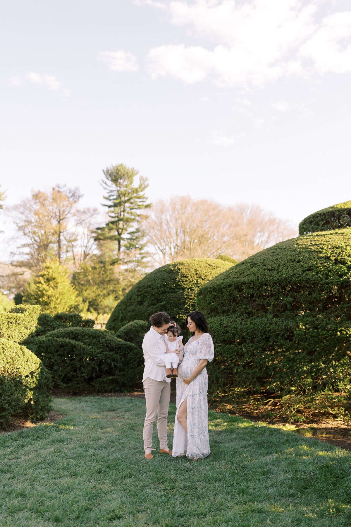 Philadelphia maternity photography session in a park - 18