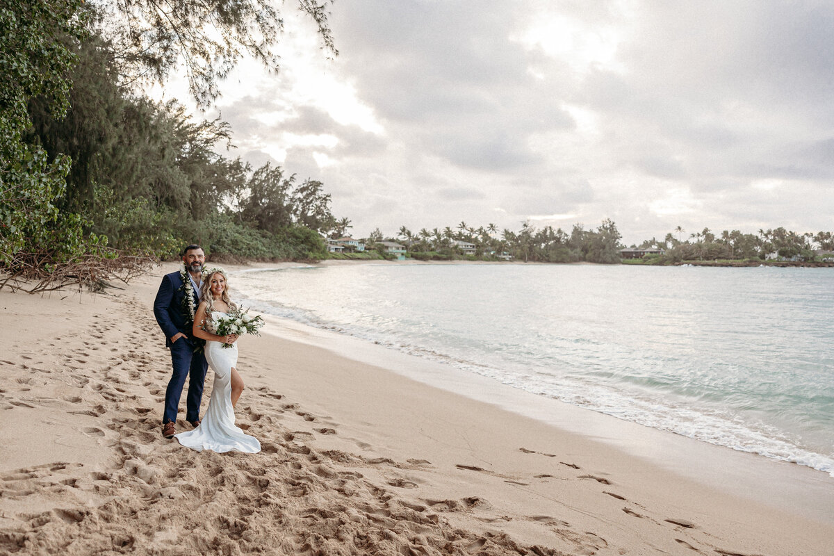 kawela-beach-elopement-19