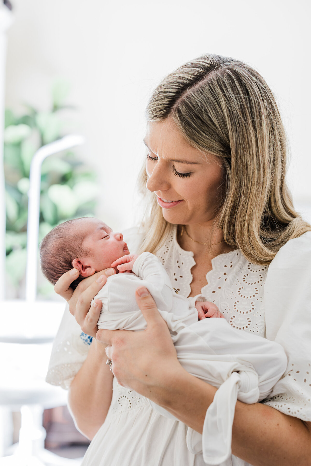 mom-looking-at-baby