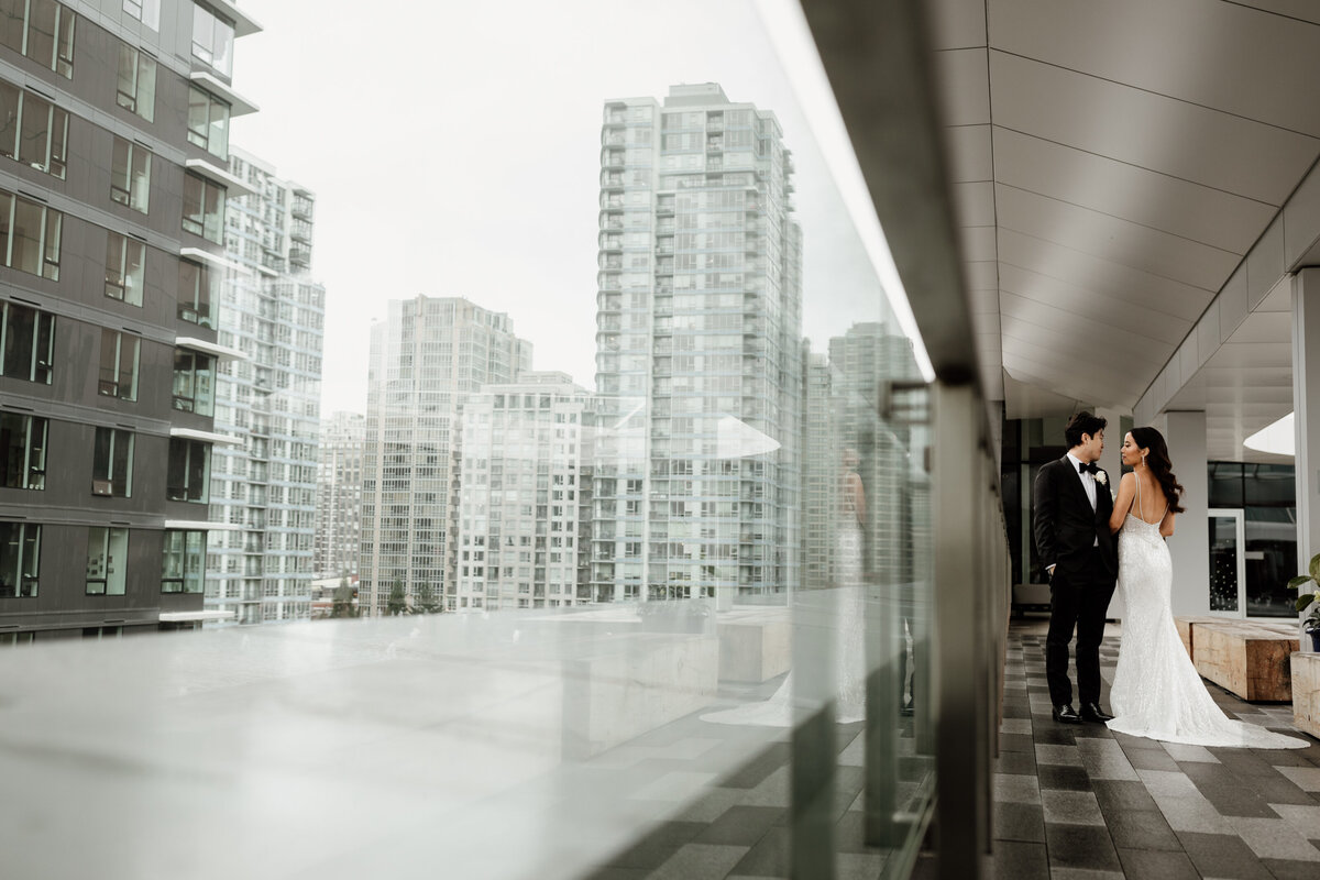 bride-groom-portraits-outdoor-terrace-jw-marriott-parq-wedding-vancouver-001