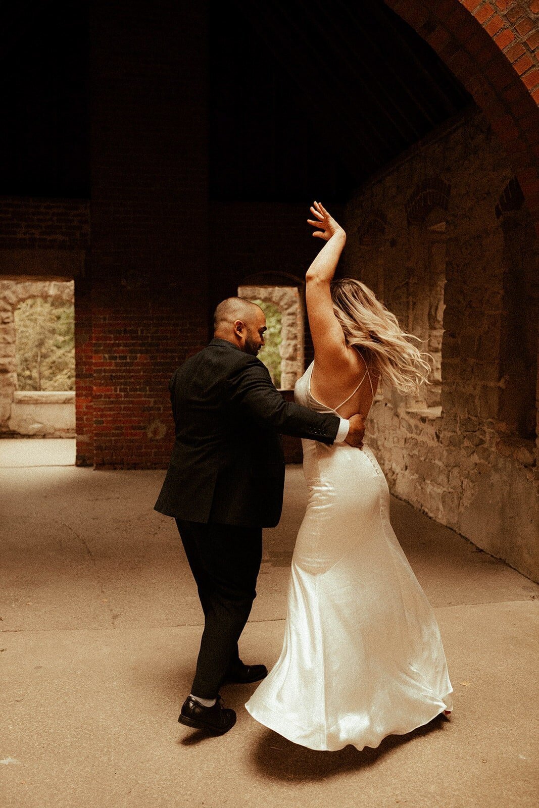 squires-castle-dancing-elopement-photo_1