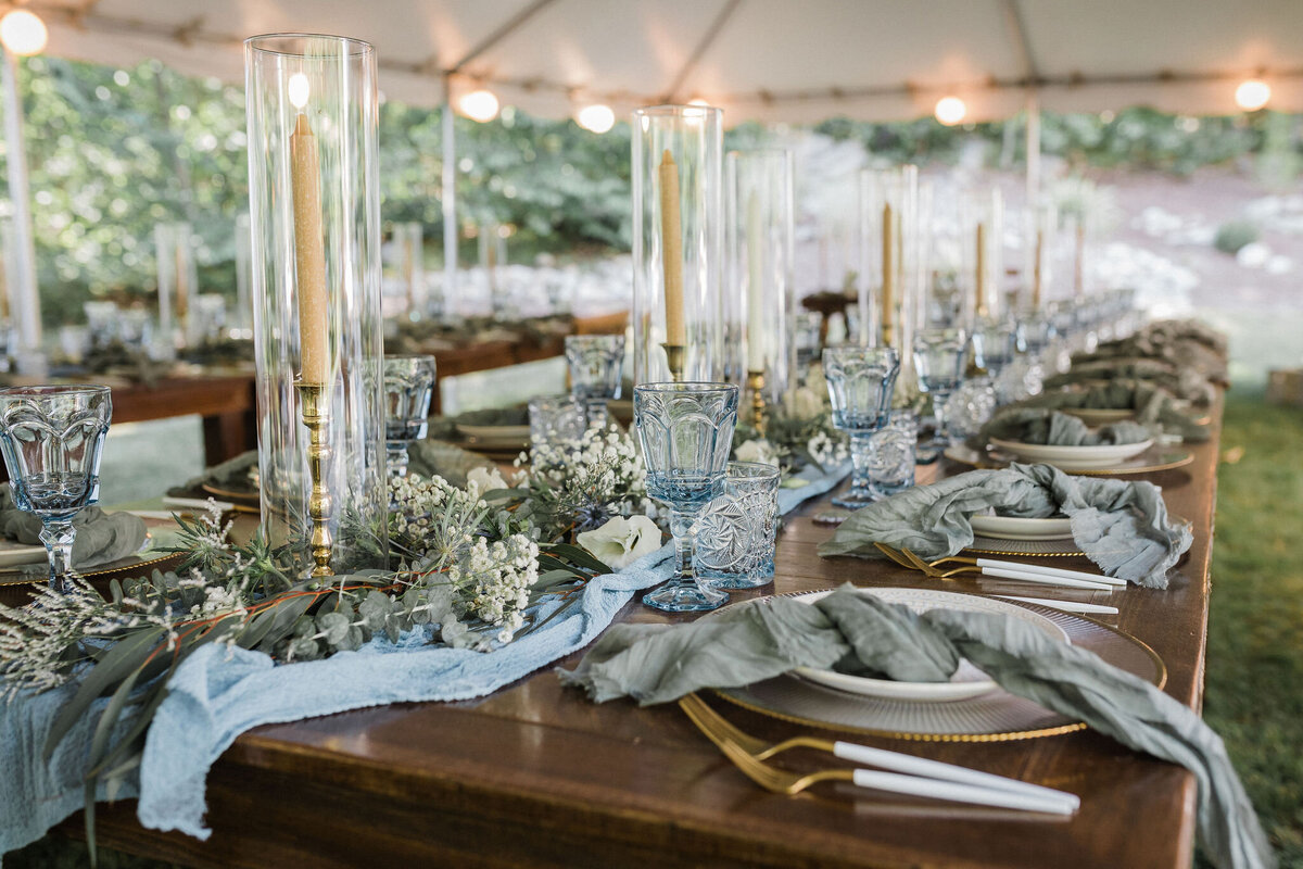 glastonbury-ct-wedding-flowers-tableware-rentals-petals-&-plates-tented-reception-16