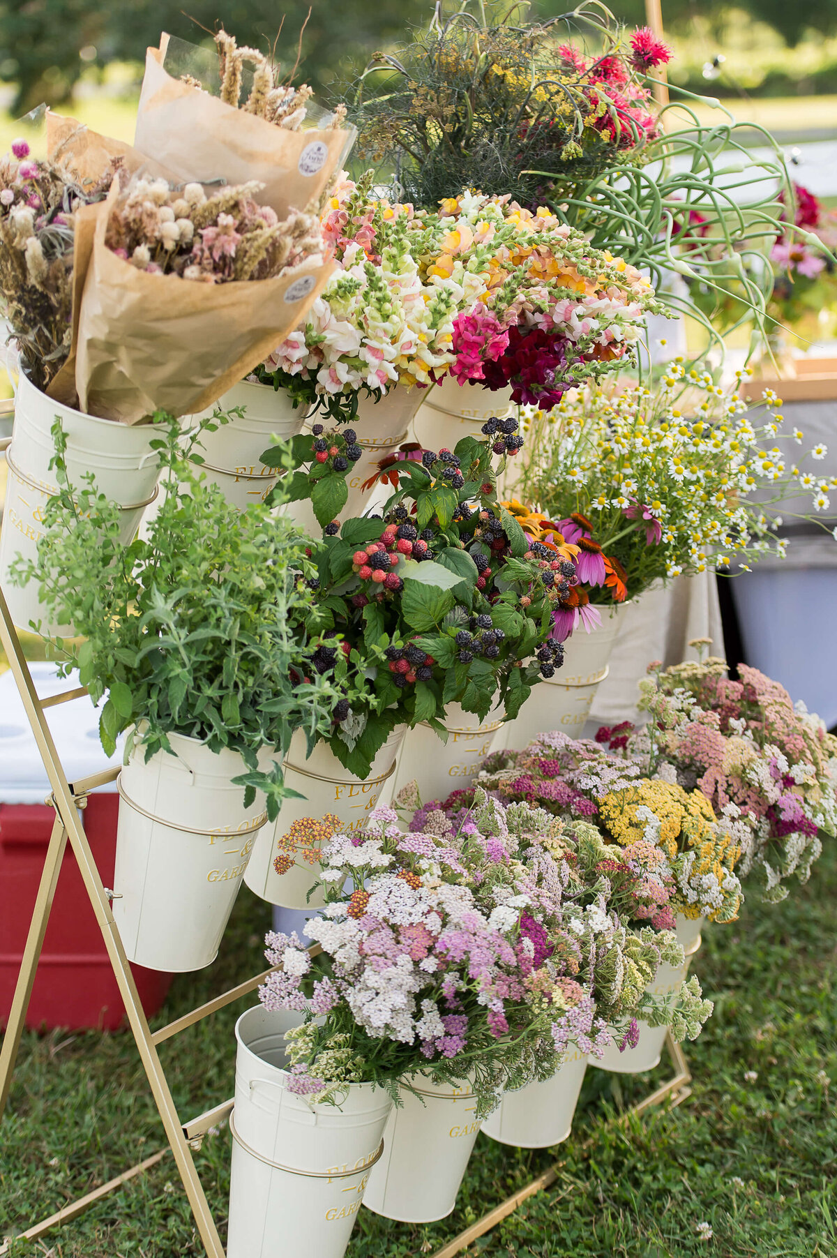 Ottawa event photos of florals available for purchase at Soiree in the Field event. Captured by JEMMAN Photography COMMERCIAL