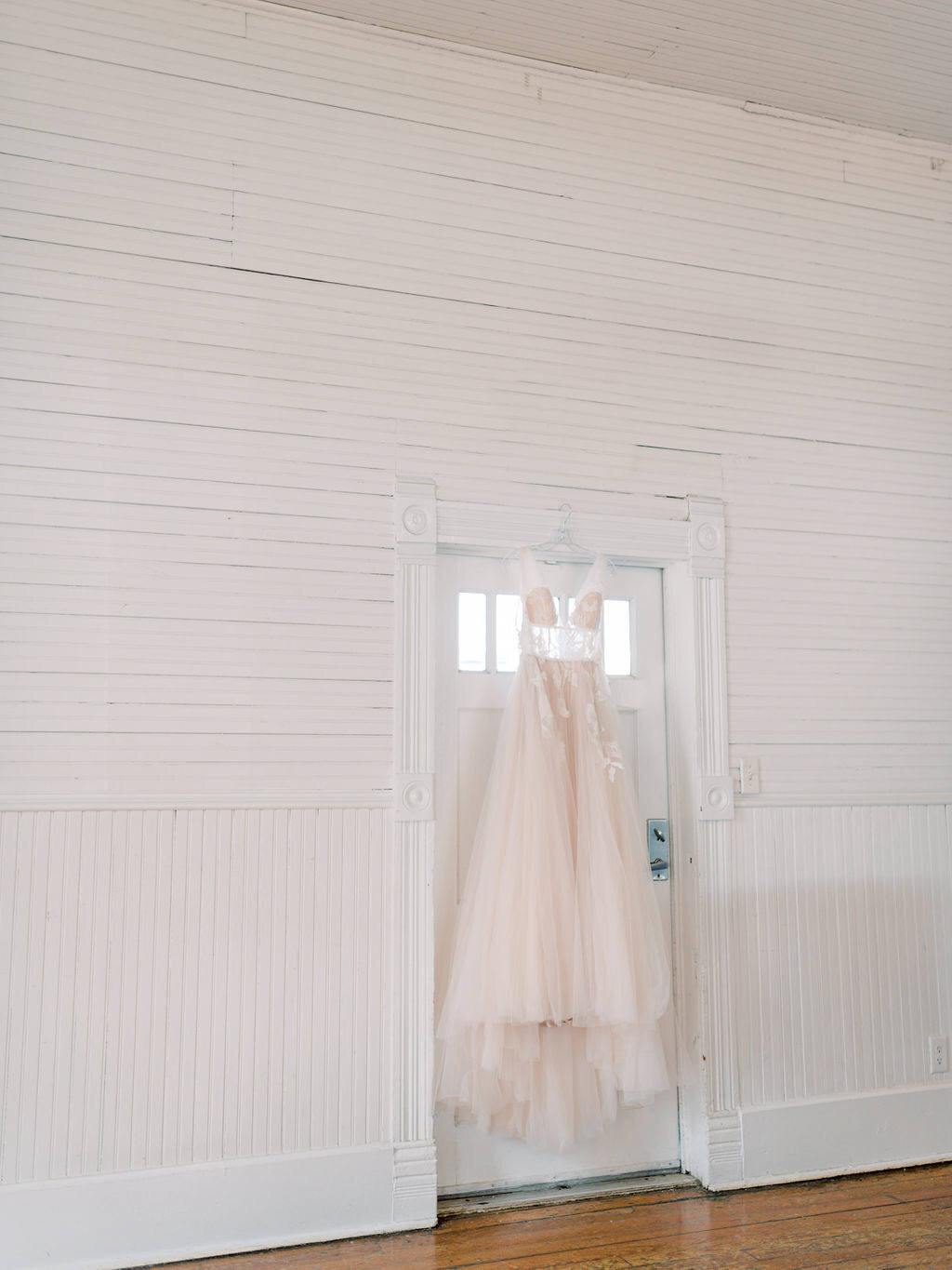 mercury-hall-wedding-austin-texas-wedding-photographer-mackenzie-reiter-photography-15