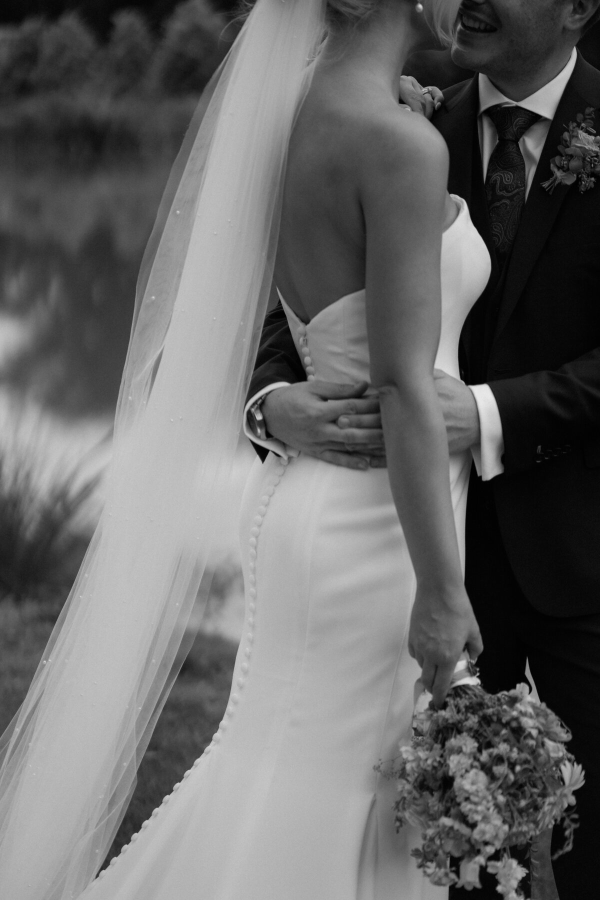 GraceDovePhotography_Matt&EmmaWedding_barnsandyardwedding-93