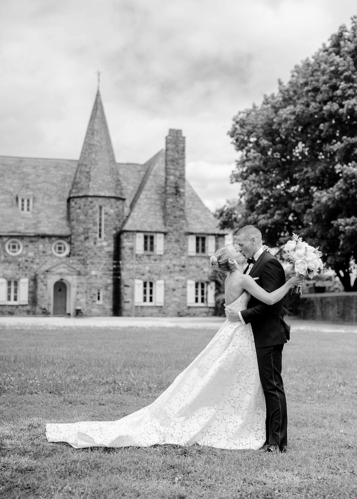OliviaNoah_WeddingPreview033