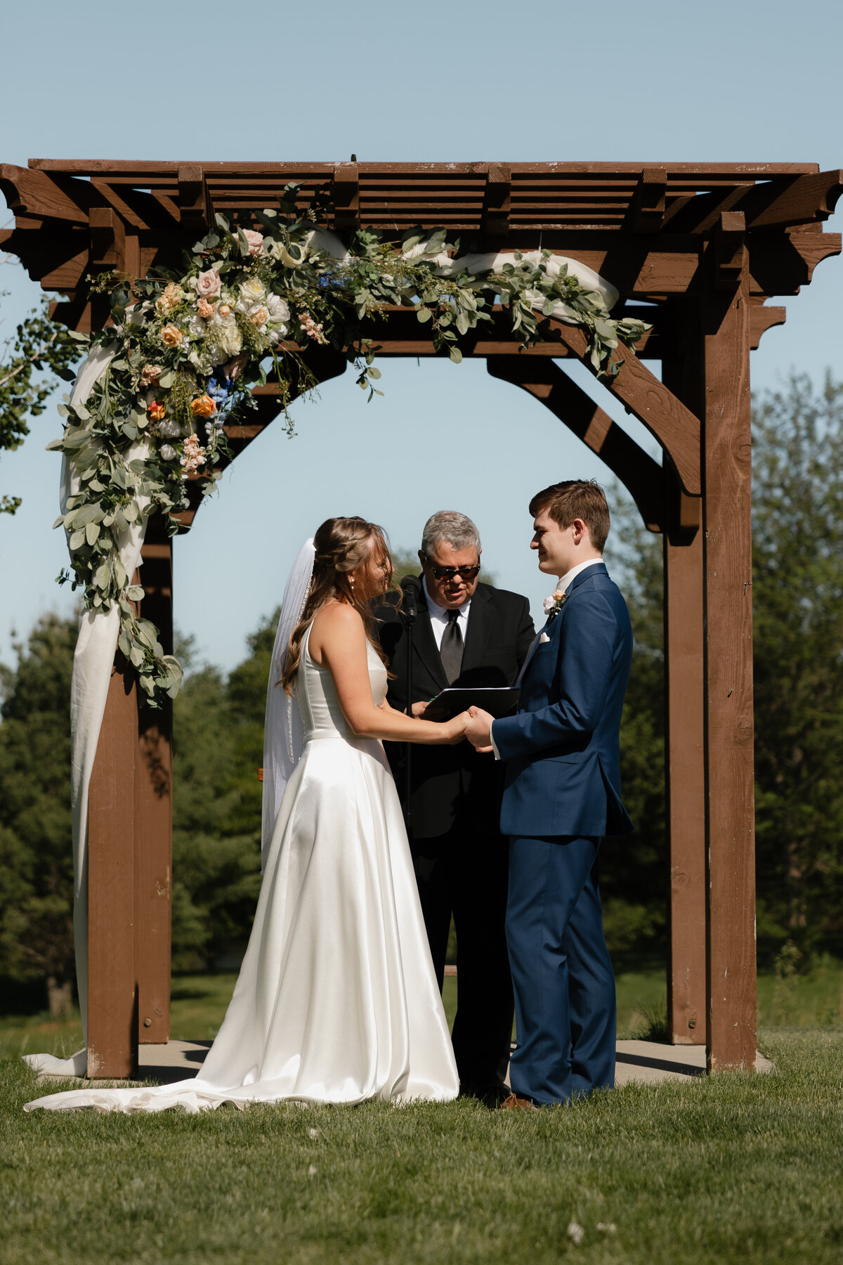 Sydney and Brant's Rustic Midwest Wedding Photography-403