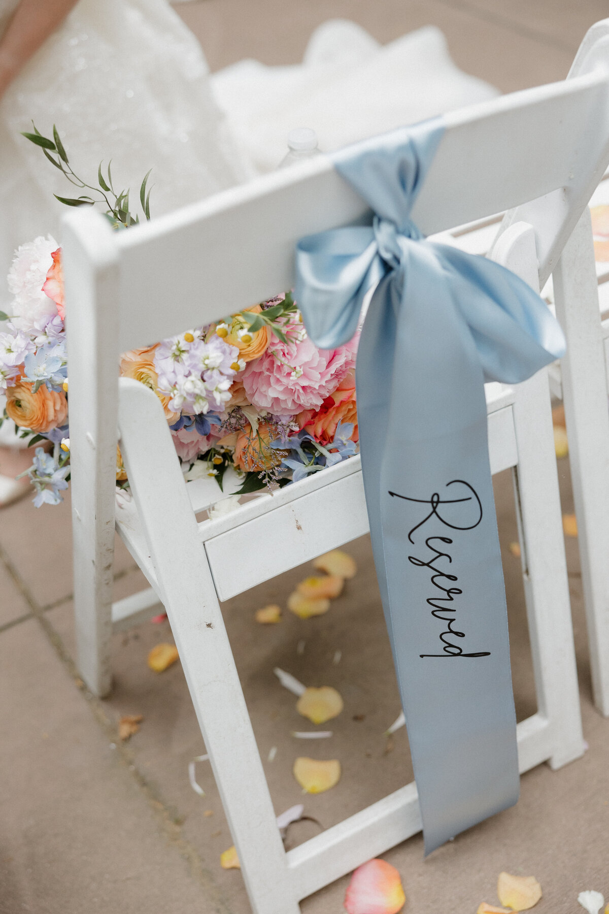 Indianapolis wedding photography ceremony detail bouquet