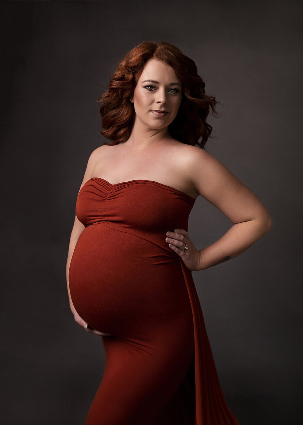 MATERNITY_PREGNANTWOMAN_REDHAIRREDDRESS