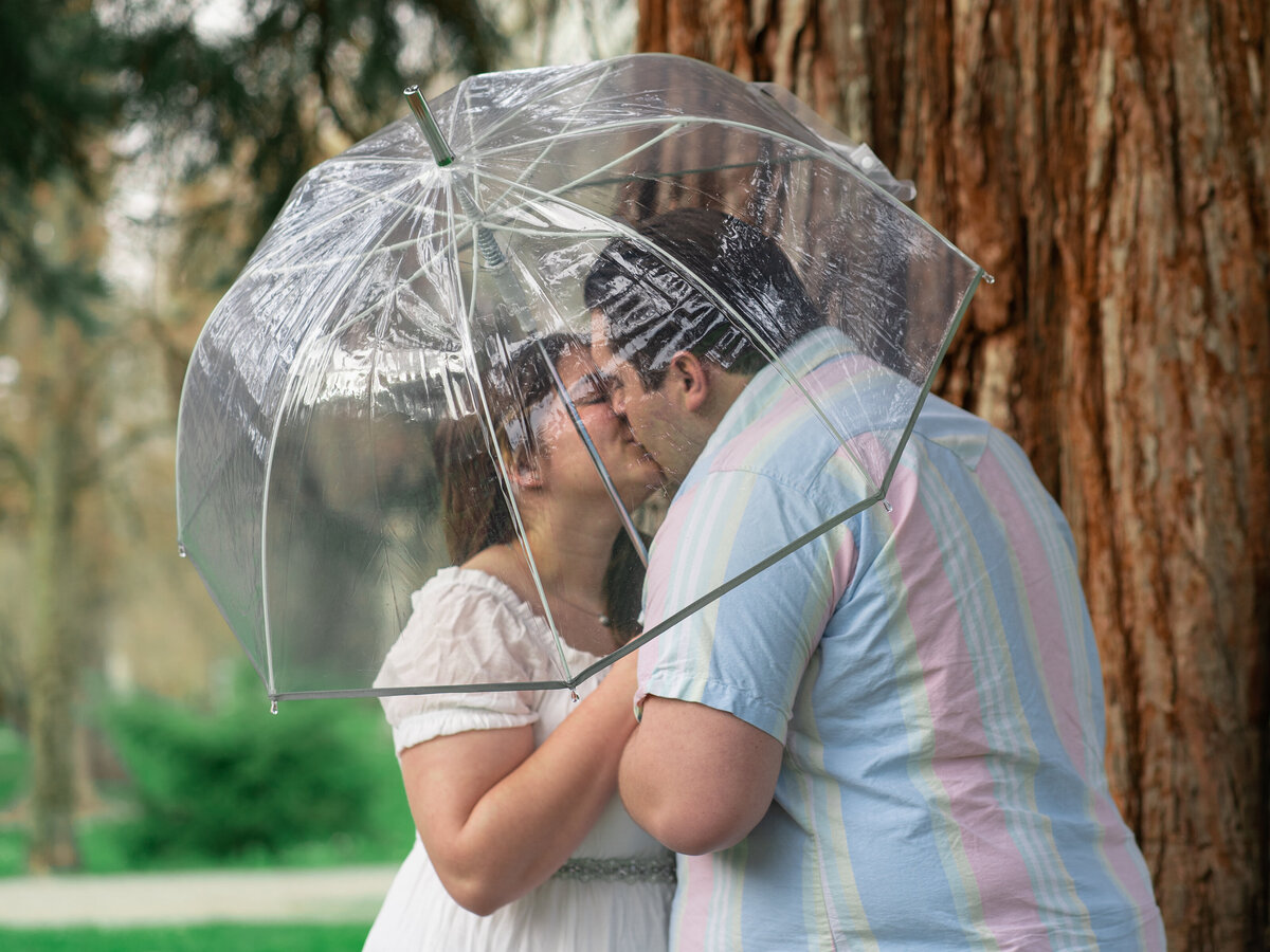 Engagement photography under the rain in San Francisco