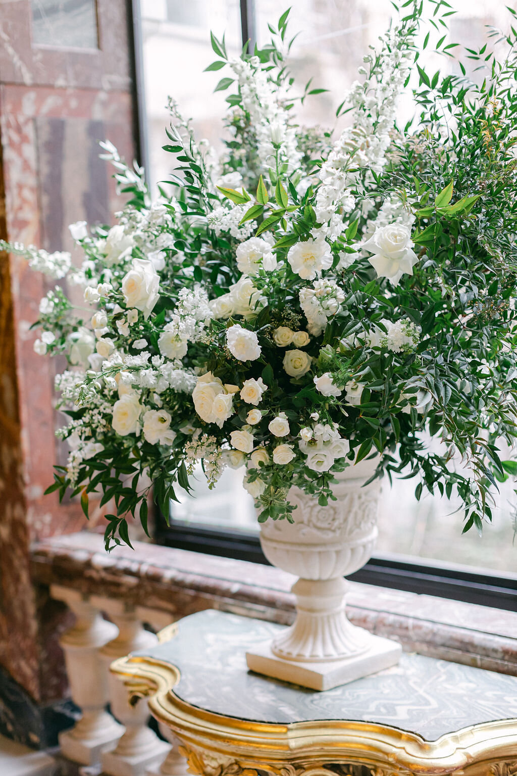 luxurious-wedding-floral-decoration-castle-style8