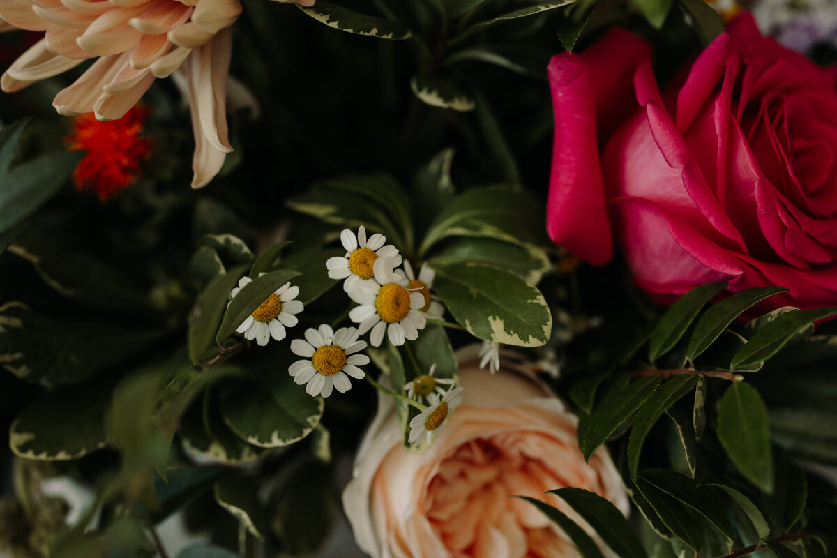 Colorful art museum wedding florals araiza florals 2