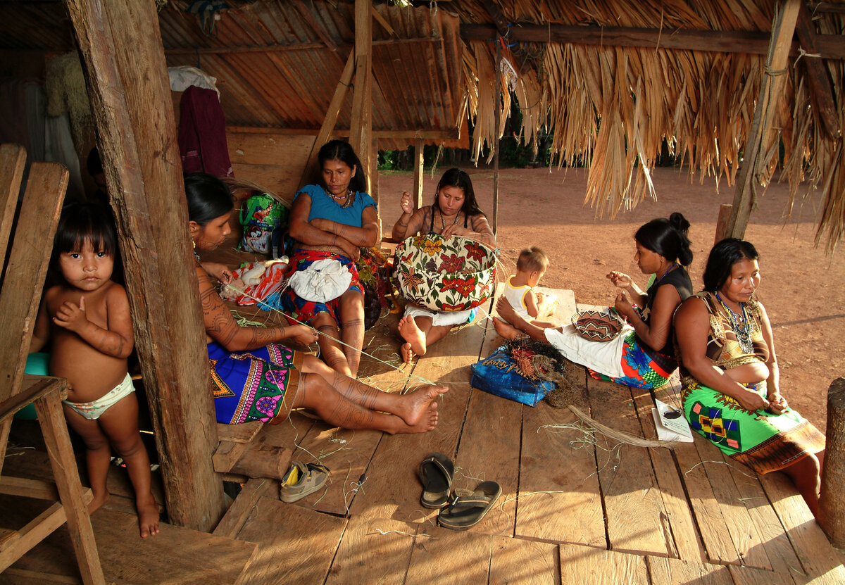 Weaving masterpieces  is a group experience