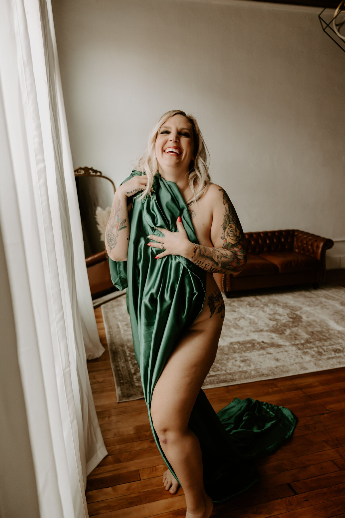 angelasenayphotography_2023_jessicaslocum_boudoir_boudiecall_canonsburgpa-35