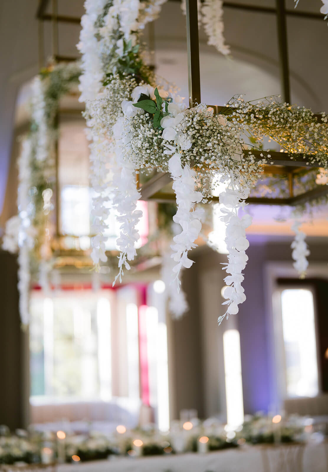 sharron-ian-aspen-mountain-club-wedding-reception-chandeliers