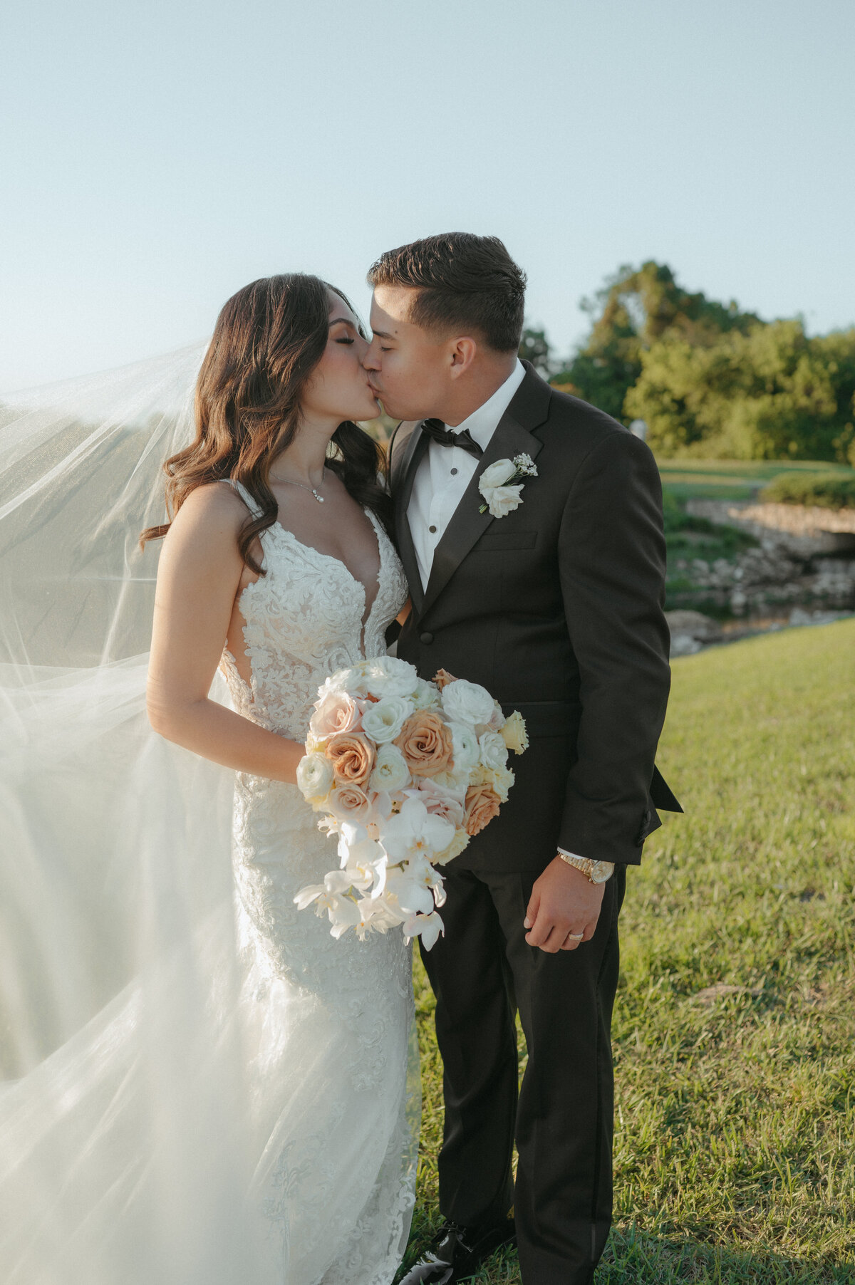 outdoor wedding photos