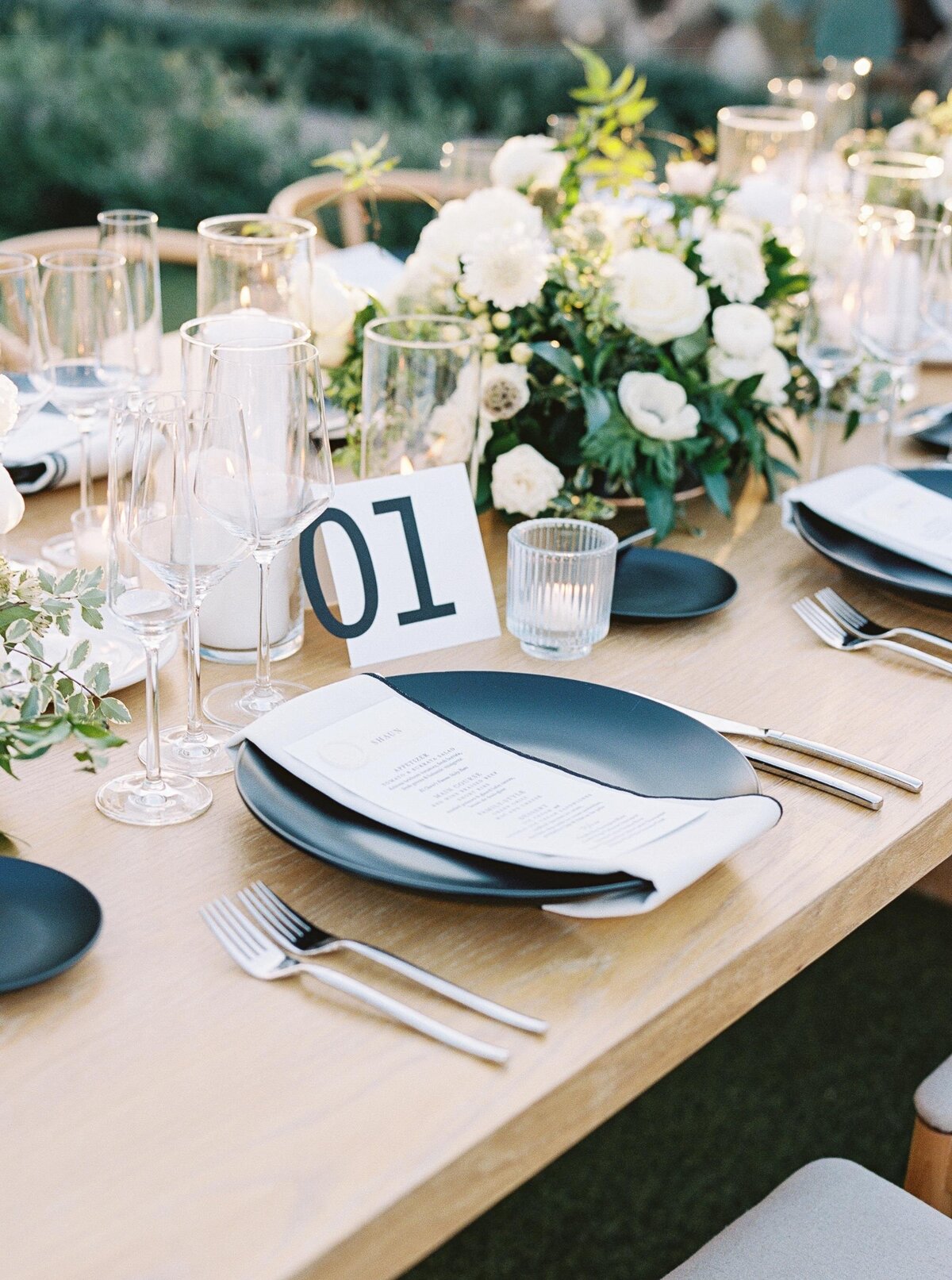 minimal-modern-wedding-table-number